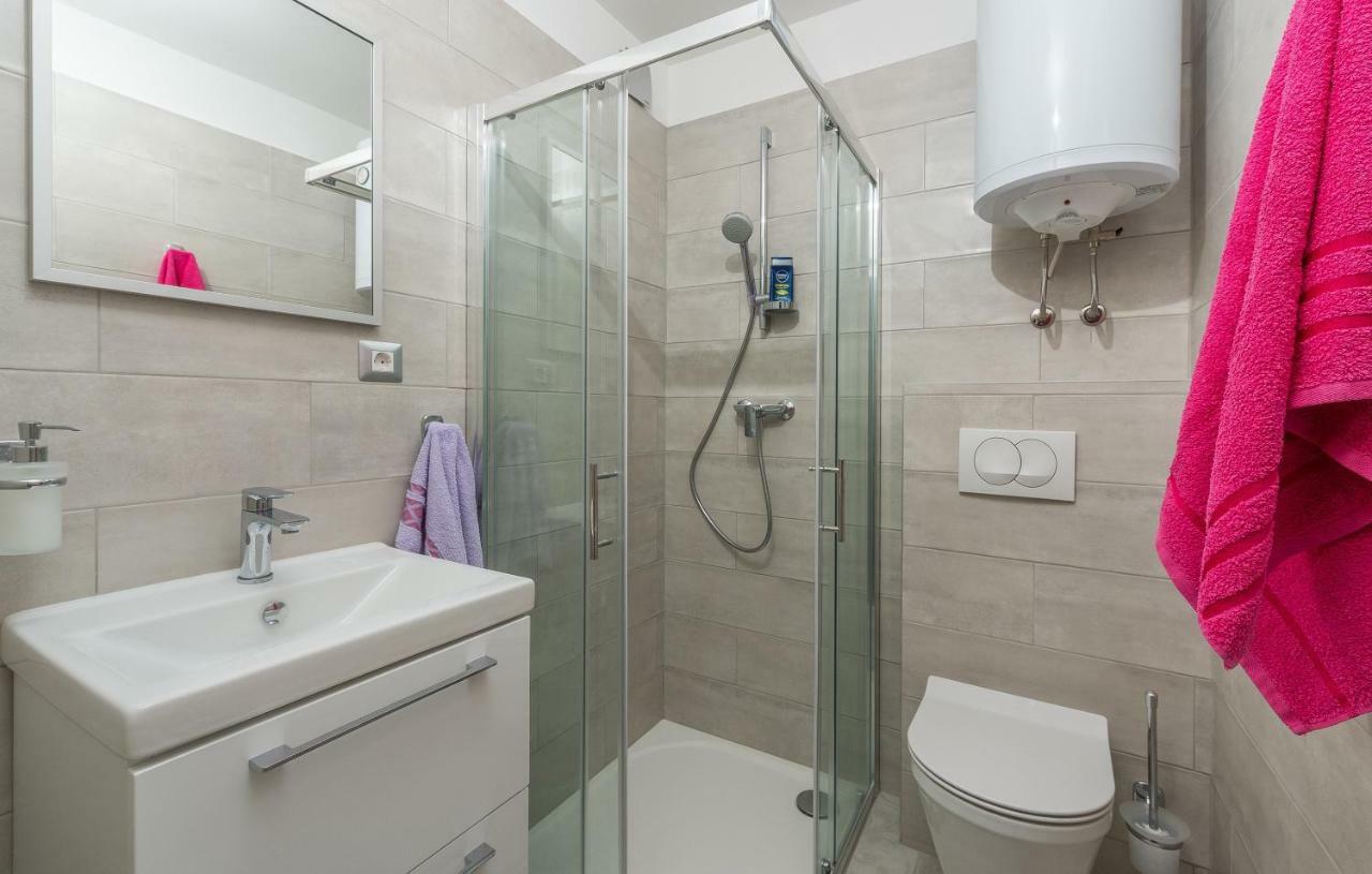 Studio D Porec Luaran gambar